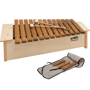 Goldon Orff ksilofon – alt diatonični, model 10210 Alt diatonični Orff ksilofon Goldon, uglašen od c1 do a2 (16 tonov), je odlična izbira za glasbene delavnice, vrtce in šole. Leseno resonančno ohišje in natančno uglašene ploščice poskrbijo za topel, jasen zvok. Priložen je lanen etui za poltonske ploščice in dve udarjalki s filc glavama (30 mm). Lastnosti: alt diatonični ksilofon Goldon, 16 tonov (c1–a2) lesene zveneče ploščice z označenimi toni stabilno leseno resonančno ohišje priložen lanen etui za ploščice poltonov (fis1, bb1, fis2) 2 udarjalki s filc glavama, premer 30 mm primeren za vrtce, osnovne šole in glasbene delavnice Meta opis (≤160 znakov) Alt diatonični Orff ksilofon Goldon model 10210, 16 tonov c1–a2, z etuijem za poltonske ploščice in 2 filc udarjalkama, idealen za vrtce in šole. Ključne besede Goldon Orff ksilofon, alt ksilofon, diatonični ksilofon, model 10210, Orff instrument, šolski instrument, glasbila za otroke, glasbena vzgoja, c1–a2, poltoni, lesen ksilofon, resonančno ohišje, vrtec, osnovna šola